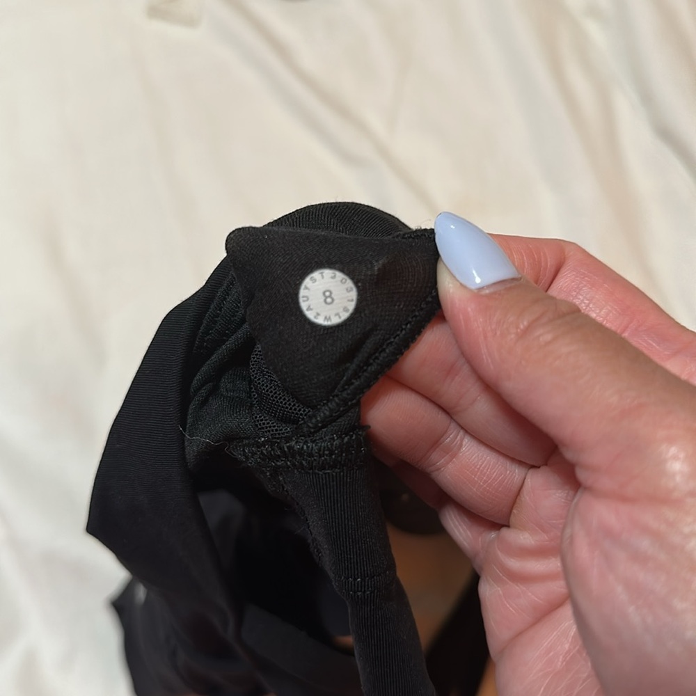 Lululemon - Picture 5 of 5